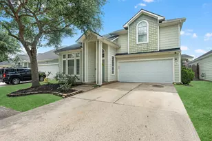 15826 Shoreline Terrace Dr, Houston, TX 77044 - Photo 2
