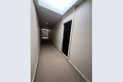 4631 Wild Indigo Street #572, Houston, TX 77027 - Photo 4