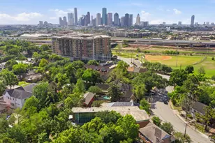 2424 White Oak Dr, Houston, TX 77009 - Photo 48