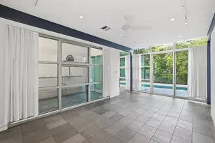 2424 White Oak Dr, Houston, TX 77009 - Photo 16