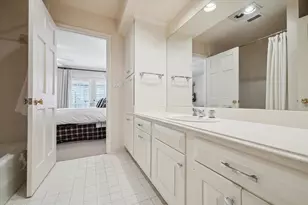 2902 West Ln Dr, Houston, TX 77027 - Photo 22
