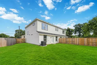 902 Ringold Street #A/B, Houston, TX 77088 - Photo 28