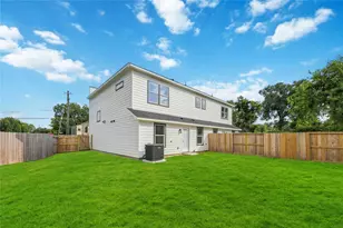 902 Ringold St, Houston, TX 77088 - Photo 28