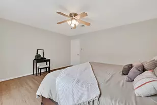 11718 Pecan Creek Dr, Houston, TX 77043 - Photo 24