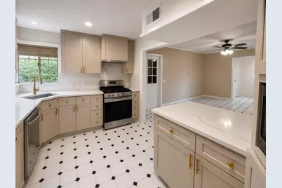 9350 Livernois Road, Houston, TX 77080 - Photo 6