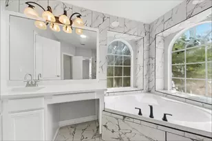 4011 Tim Allen Ct, Houston, TX 77014 - Photo 10
