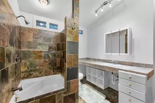 5419 Gulfton St, Houston, TX 77081 - Photo 10