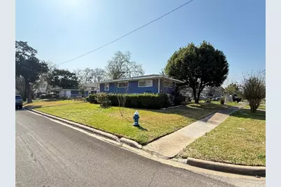 2003 Alta Vista Street, Houston, TX 77023 - Photo 8