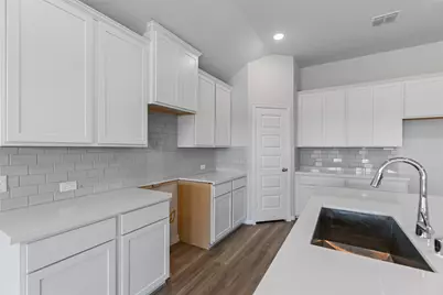 1266 W Shepard Drive, Dayton, TX 77535 - Photo 18