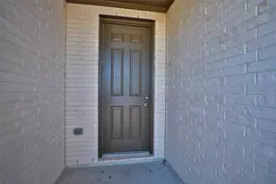 1266 W Shepard Dr, Dayton, TX 77535 - Photo 2