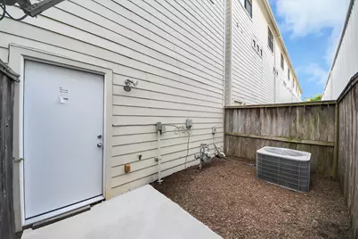 8715 Meadowcroft Drive #404, Houston, TX 77063 - Photo 30