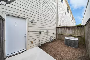 8715 Meadowcroft Dr, Houston, TX 77063 - Photo 30