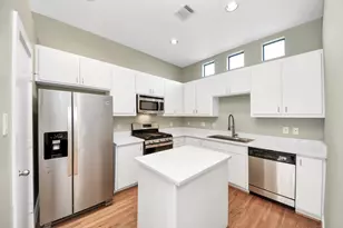 8715 Meadowcroft Dr, Houston, TX 77063 - Photo 10
