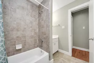8715 Meadowcroft Dr, Houston, TX 77063 - Photo 28