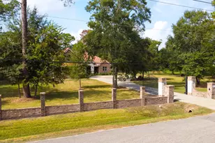 1216 S Hill St, Alvin, TX 77511 - Photo 32