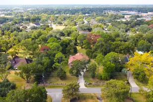 1216 S Hill St, Alvin, TX 77511 - Photo 34
