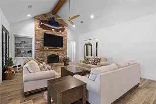 1216 S Hill St, Alvin, TX 77511 - Photo 6