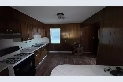 1913 Lincoln Drive, Orange, TX 77630 - Photo 4