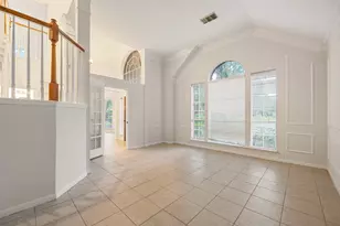 107 N Sunny Slope Cir, The Woodlands, TX 77381 - Photo 4