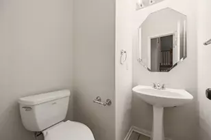 107 N Sunny Slope Cir, The Woodlands, TX 77381 - Photo 22