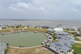 122 Bismarck Ln, Rockport, TX 78382 - Photo 1