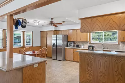 778 E Bellville Street, Giddings, TX 78942 - Photo 6