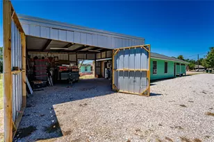 778 E Bellville St, Giddings, TX 78942 - Photo 30