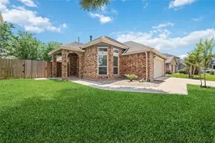 13123 Careywood Dr, Sugar Land, TX 77478 - Photo 2