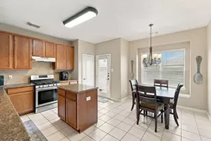 2207 Tarrytown Crossing Dr, Conroe, TX 77304 - Photo 10