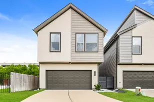 305 N Centro Cir, Shenandoah, TX 77385 - Photo 1