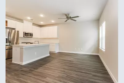 305 N Centro Circle, Shenandoah, TX 77385 - Photo 6