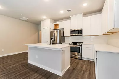 305 N Centro Circle, Shenandoah, TX 77385 - Photo 8