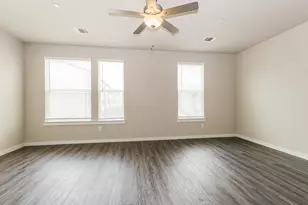 305 N Centro Cir, Shenandoah, TX 77385 - Photo 8