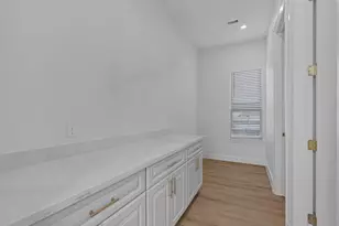 7727 Green Lawn Dr, Houston, TX 77088 - Photo 18
