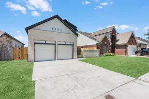 7727 Green Lawn Dr, Houston, TX 77088 - Photo 2