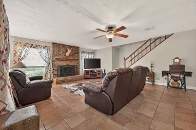 2016 Meadow Lane, Richmond, TX 77469 - Photo 4