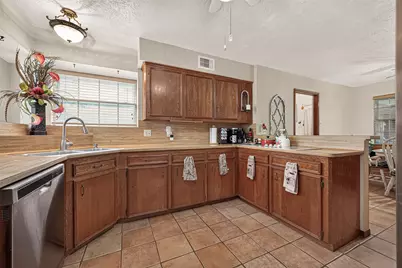 2016 Meadow Lane, Richmond, TX 77469 - Photo 8