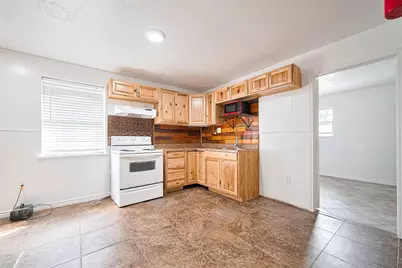 227 N Austin Drive, Angleton, TX 77515 - Photo 14