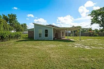 227 N Austin Drive, Angleton, TX 77515 - Photo 2