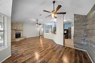 634 Spring Breeze St, League City, TX 77573 - Photo 14