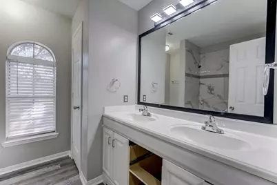 12415 Silversmine Drive, Houston, TX 77014 - Photo 32
