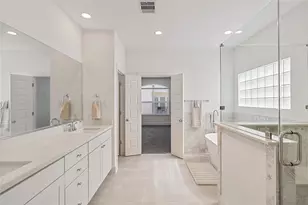 7702 Westside Villas Ln, Houston, TX 77055 - Photo 20