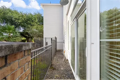 7702 West Side Villas Lane, Houston, TX 77055 - Photo 26