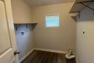 6908 Larkstone St, Houston, TX 77028 - Photo 12