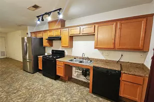 2311 12th Ave, La Marque, TX 77568 - Photo 4