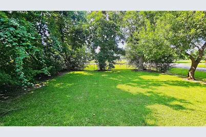 2311 12th Avenue, La Marque, TX 77568 - Photo 2