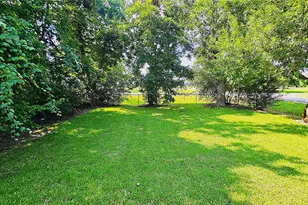 2311 12th Ave, La Marque, TX 77568 - Photo 2