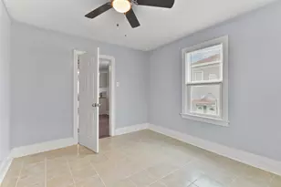 909 28th St, Galveston, TX 77550 - Photo 32