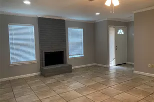 10946 Bexley Dr, Houston, TX 77099 - Photo 2
