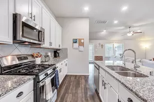 19242 Red Cascade Ct, Tomball, TX 77377 - Photo 8